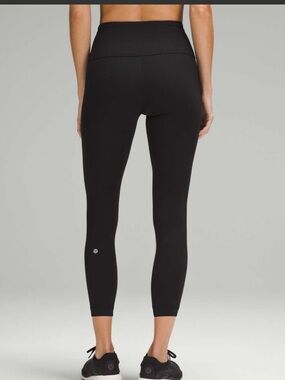 Lululemon Wunder Train High-Rise Ribbed Crop 23" size 4